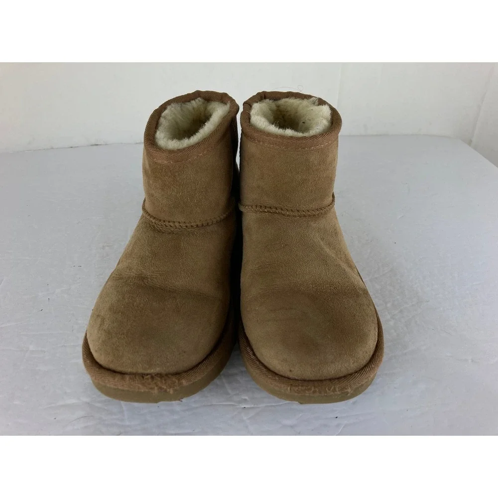 UGG Classic Mini II Girls sz 3 Chestnut Suede Sherpa Lined Ankle Boots School